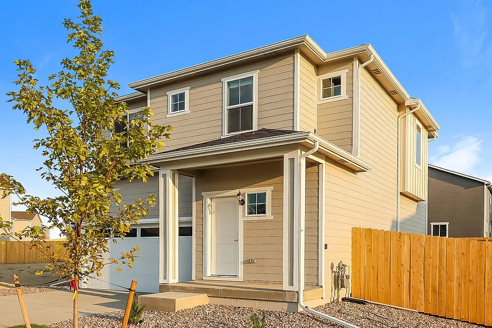 3 bed, 2.5 bath, 1660 sqft, $2,895 — Photo 4