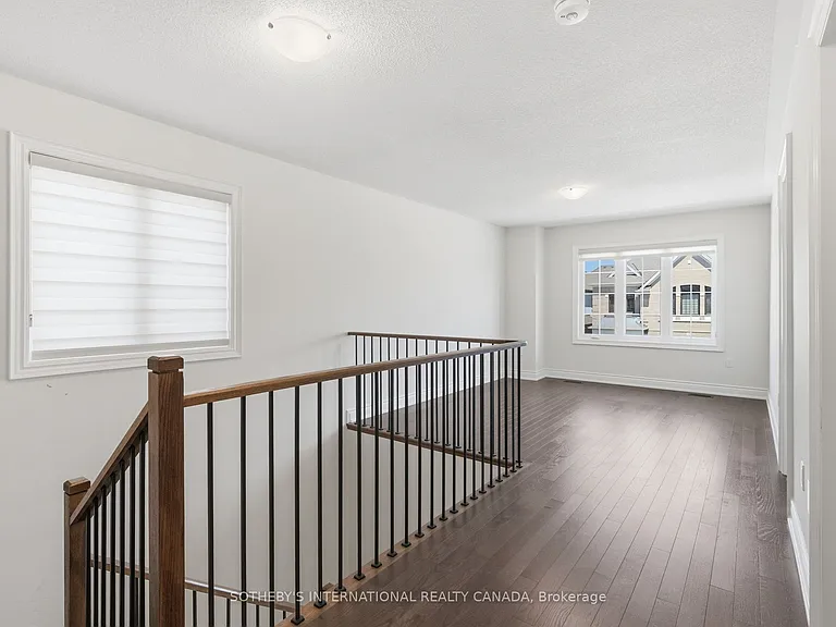 32 Bermondsey Way — Photo 17