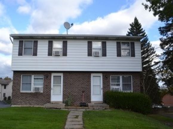 1st image of 832 Oak Hill Ave