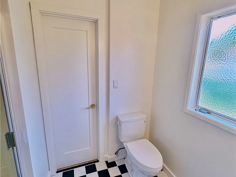 12735 Fairford Ave #12735 — Photo 16