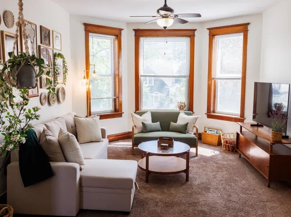 5038 W Hutchinson St #2, Chicago, IL 60641