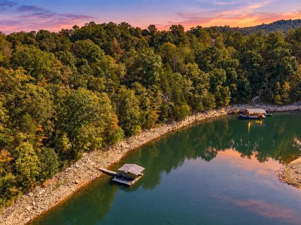 1-2 Bluff Trce, Jacksboro, TN 37757