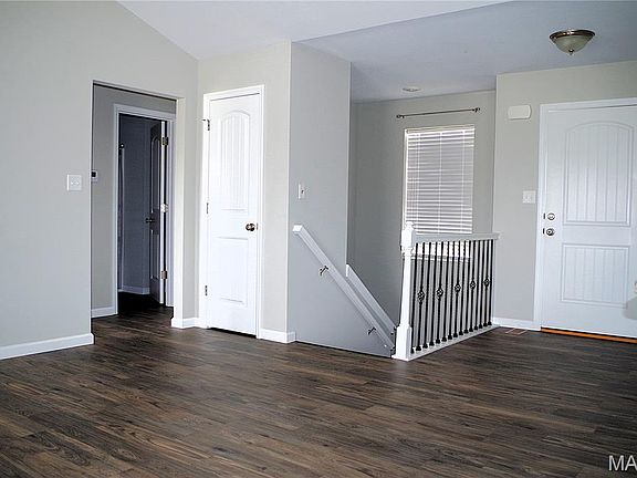 2nd image of 115 Schulze Dr