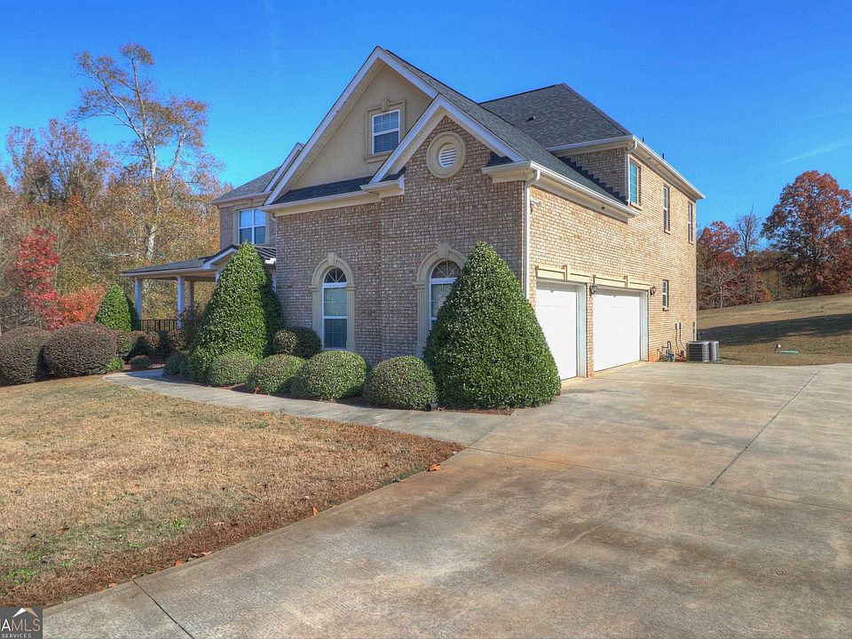 1st image of 303 Thistlewood Run