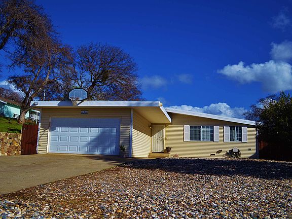 2nd image of 3691 Oak Dr