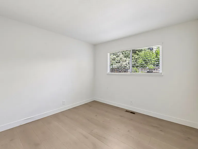 1175 Bodega Dr — Photo 20