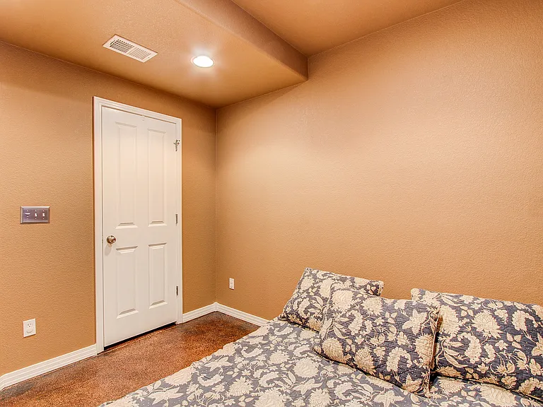 3561 Yosemite St — Photo 15