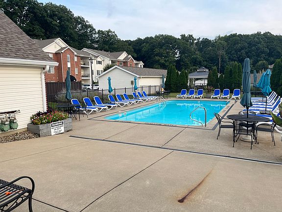 3rd image of 250 Hidden Ridge Ct APT 201