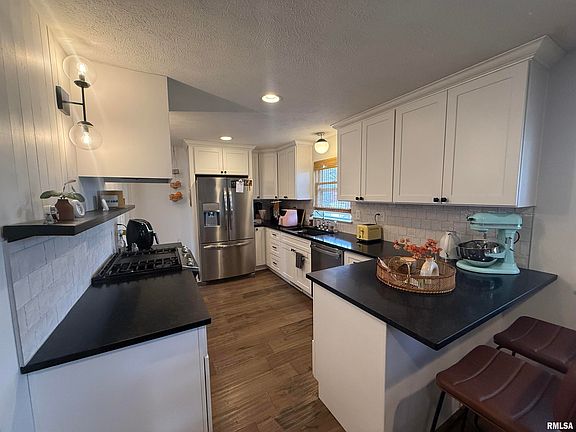 4th image of 6404 N Imperial Dr