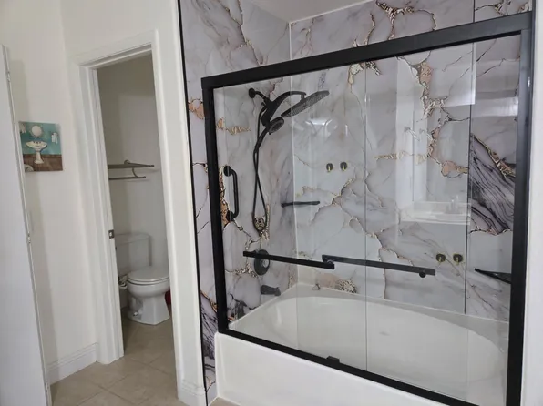 6905 Coral Rock Dr, Las Vegas, NV 89108