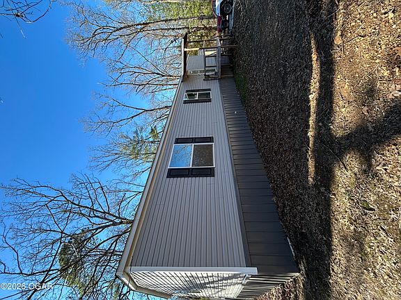 2nd image of 9222 Goldfinch Rd