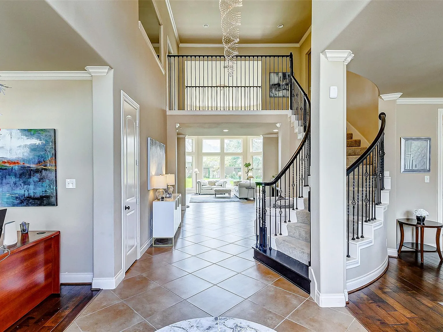 5 bed, 4.5 bath, 4605 sqft, $3,800 — Photo 3