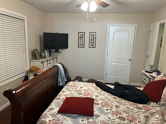 5th image of 3725 Louise Dr