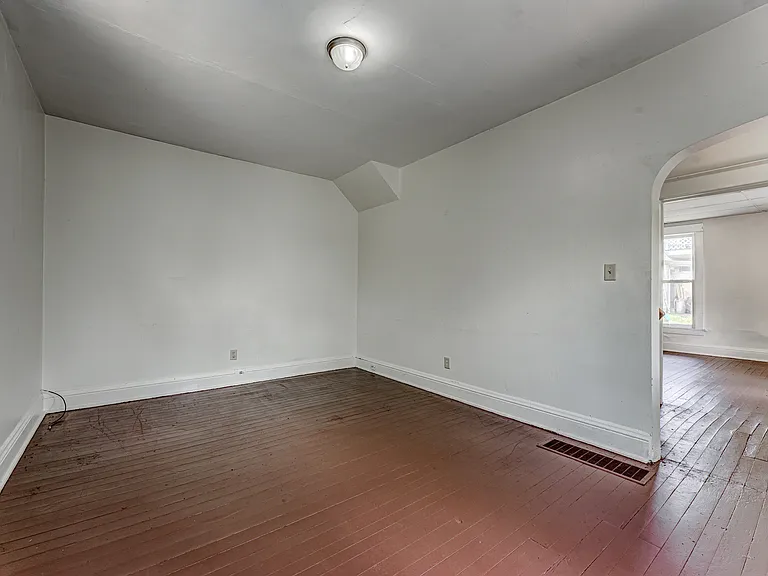 975 Dorsey Ave — Photo 22