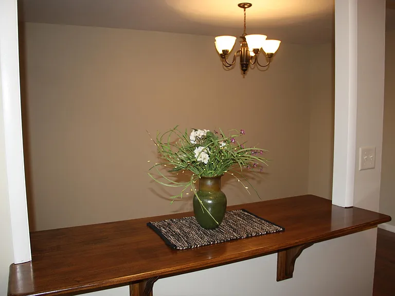 520 Adrian Ct — Photo 3