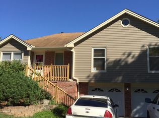 709 Manzanola Ln, Smithville, MO 64089