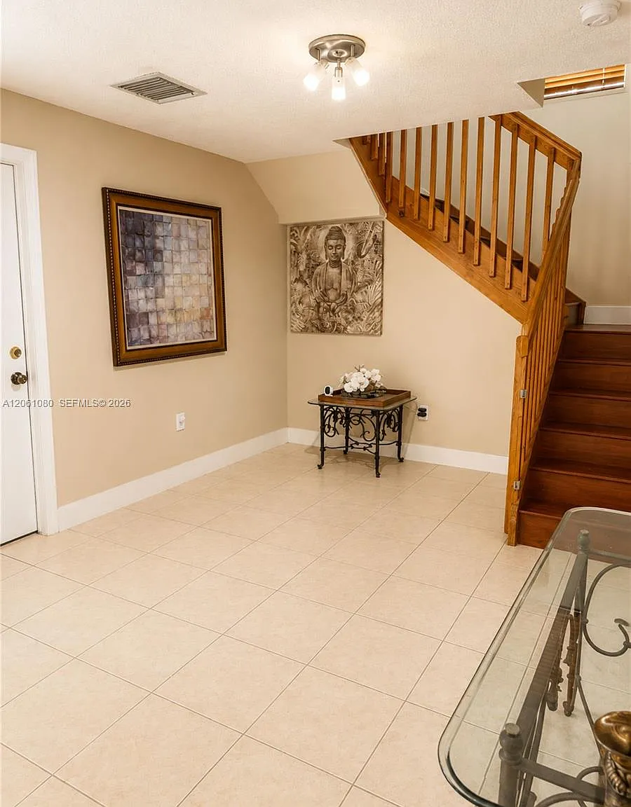 SW 158th Pl, Miami — Photo 3