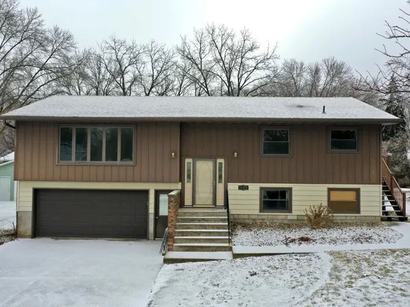 1609 7 1/2 St SW, Willmar, MN 56201