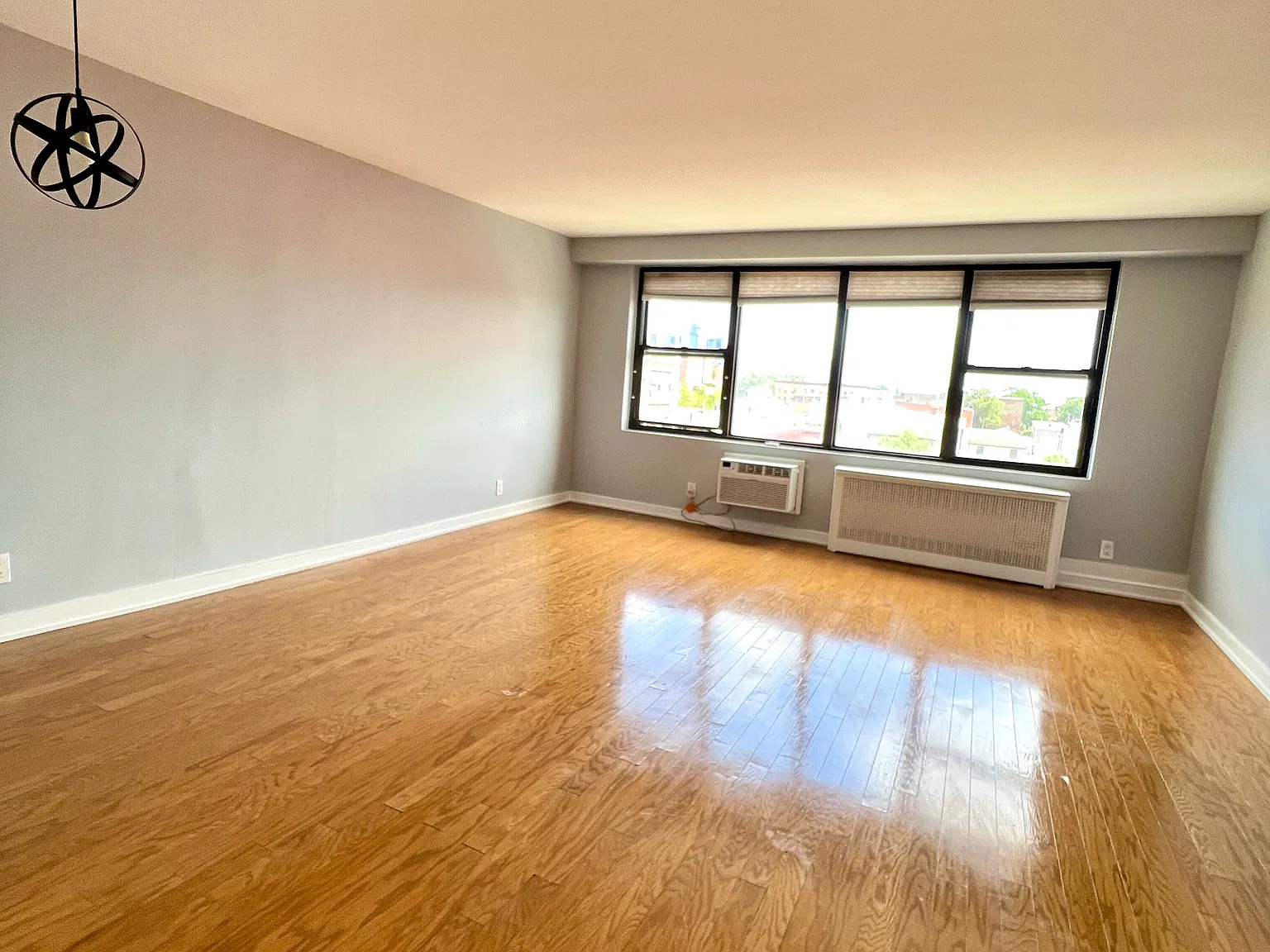 1 bed, 767 sqft, $2,400 — Photo 2