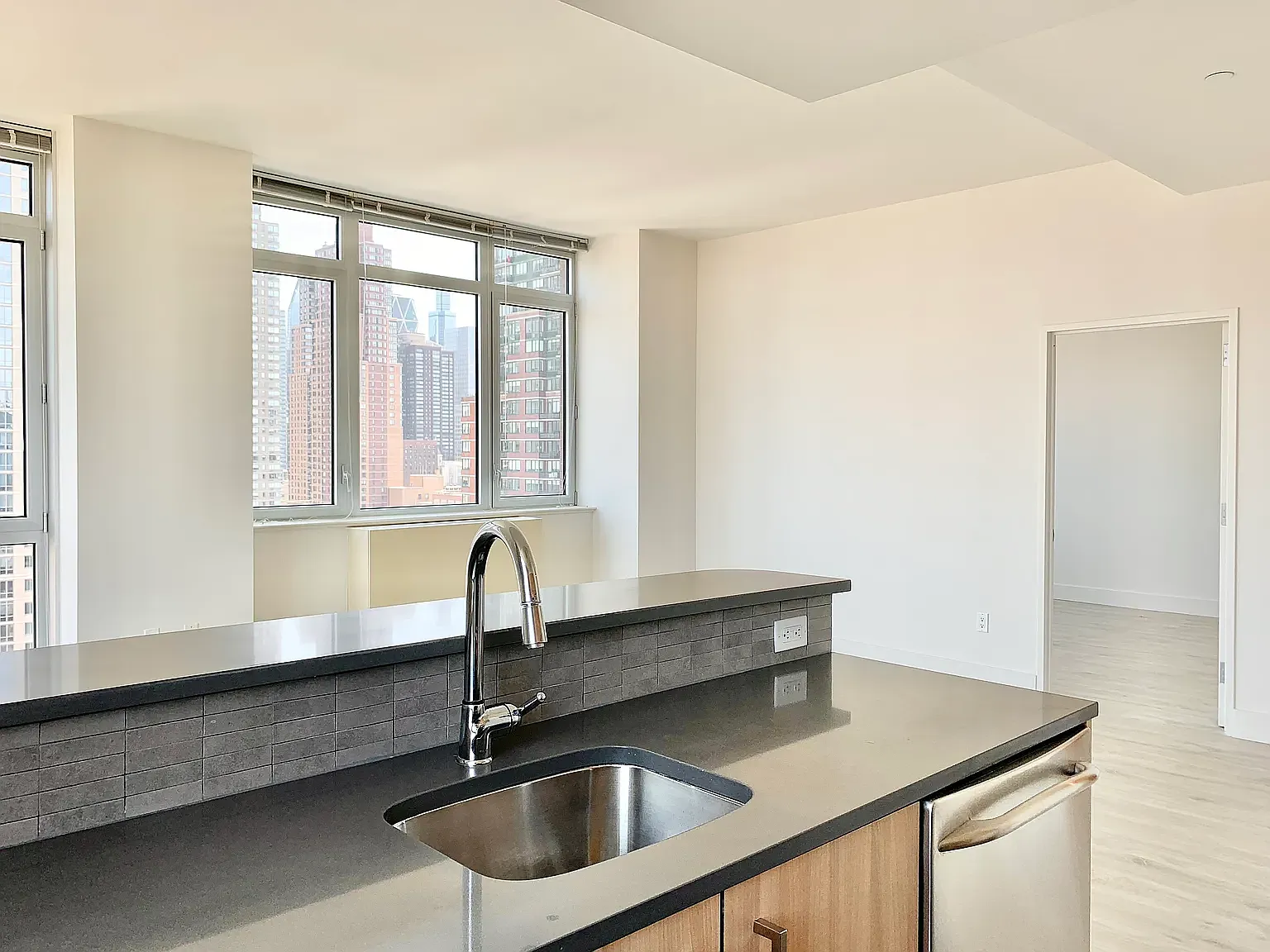 229 West 60th Street — Photo 4
