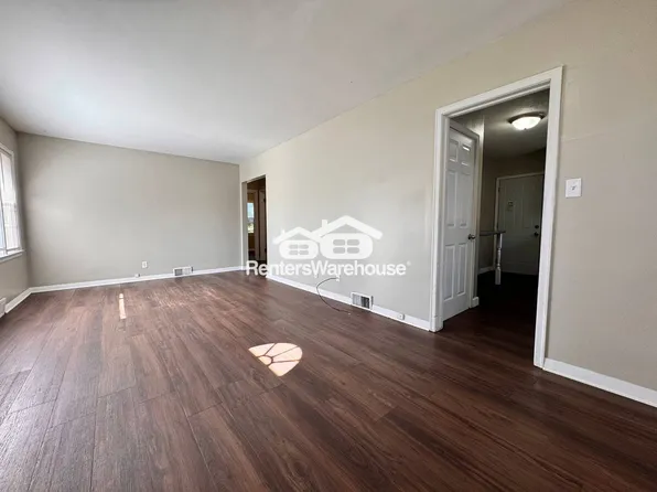 709 Bell Ave, Des Moines, IA 50315