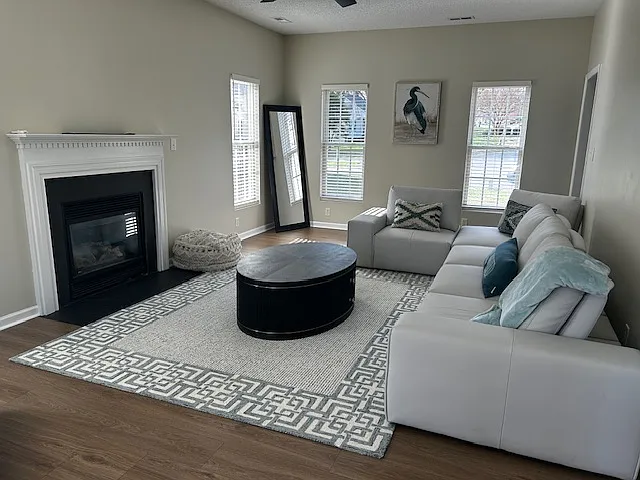 1020 Woodland Pointe Dr — Photo 8