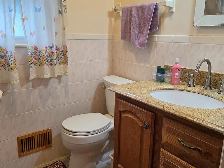 405 Frederick Ave — Photo 8