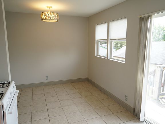 5th image of 19523 Redwood Ln