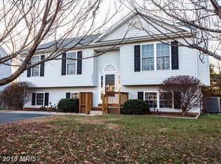 10812 Hamiltons Crossing Dr, Fredericksburg, VA 22408