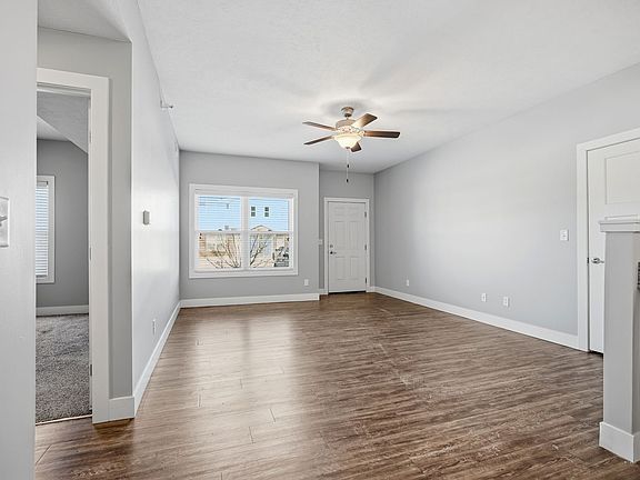 4th image of 1031 Ekstam Dr #101