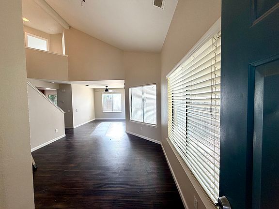 2nd image of 661 Mockingbird Ln