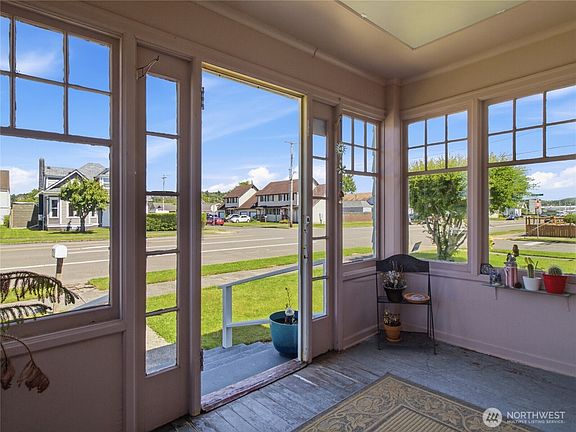 5th image of 1003 W Market Street