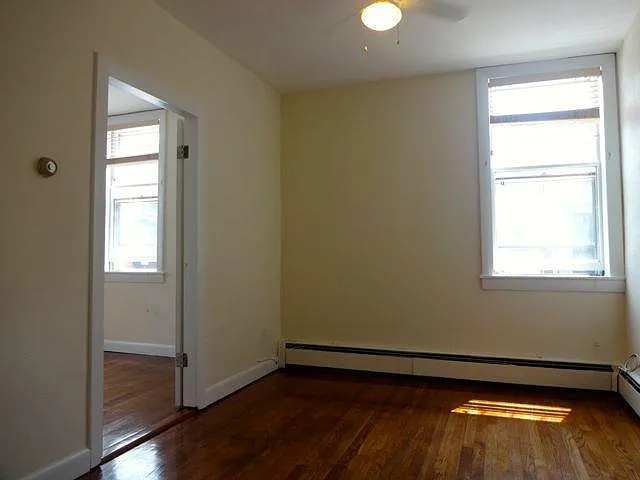 722 E 6th St #1R — Photo 6