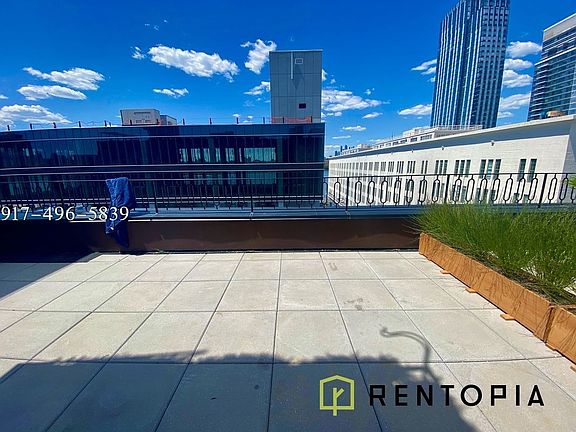 4th image of 187 Kent Ave #609A