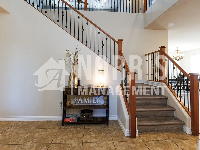 311 W Blue Lagoon Dr — Photo 9