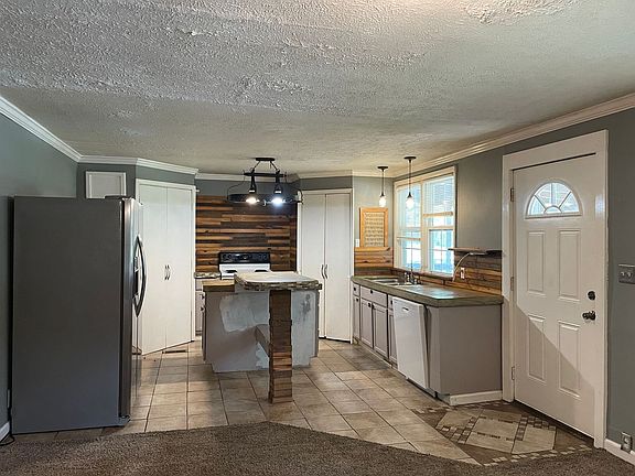 5th image of 210 Jerry Rd