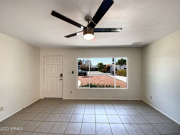 3rd image of 2414 E DAHLIA Drive