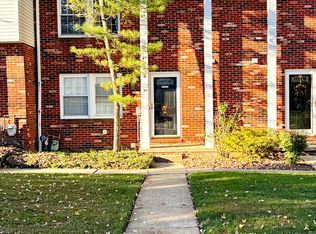 2065 Higby Dr #B, Stow, OH 44224