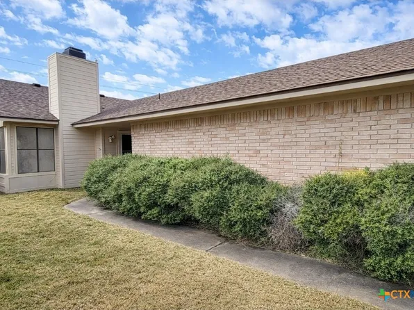304 Rattan Dr, Victoria, TX 77901