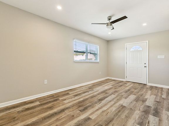 4th image of 1124 Tallow Tree Ln Unit 20