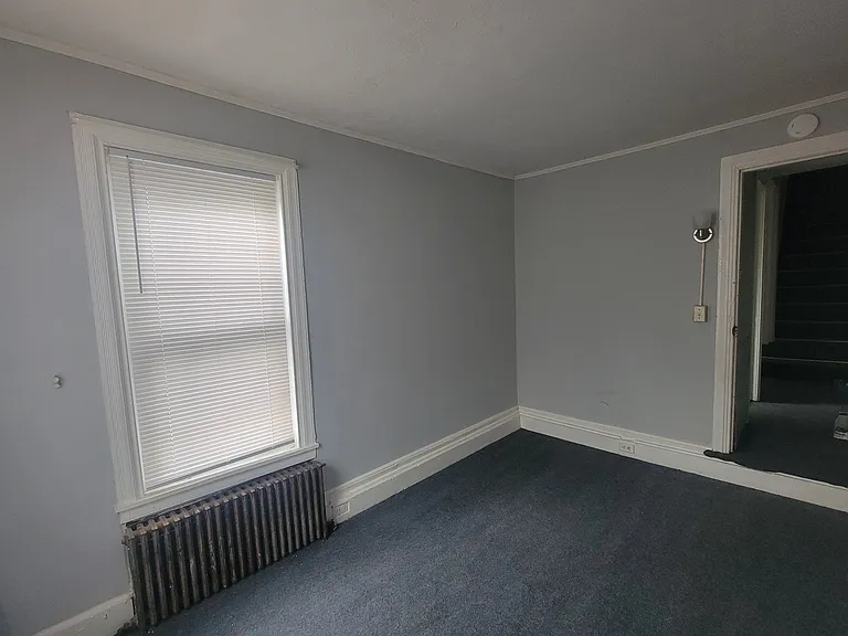 43 S 10th St — Photo 5