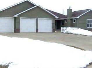 505 Colfax Ct, Sergeant Bluff, IA 51054