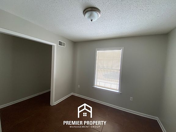 3rd image of 4861 Northdale Dr