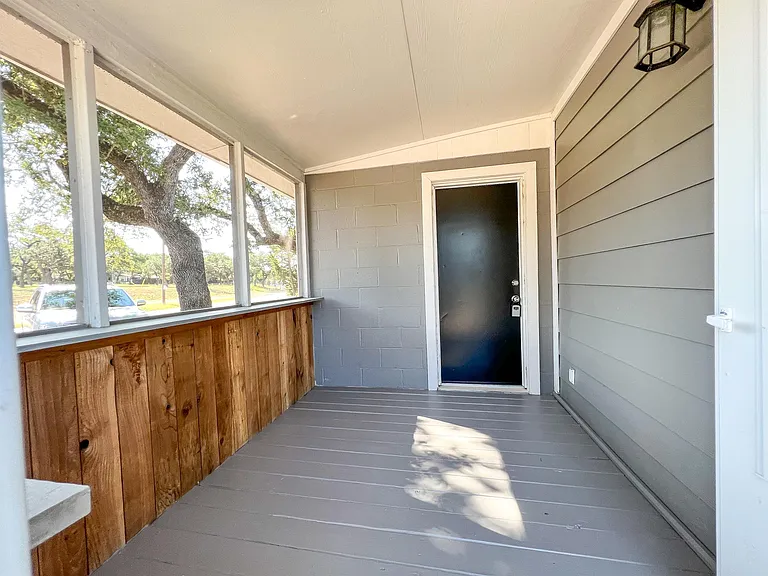 668 Creekside Dr — Photo 7