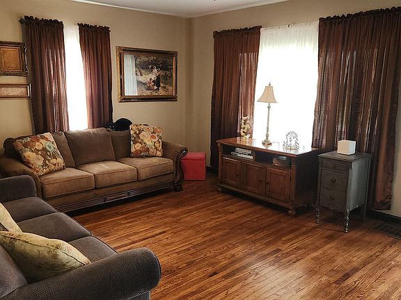 4th image of 1400 S Meeker Ave
