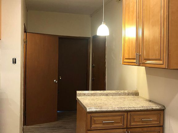 5th image of 2119 S 11th St Floor 3