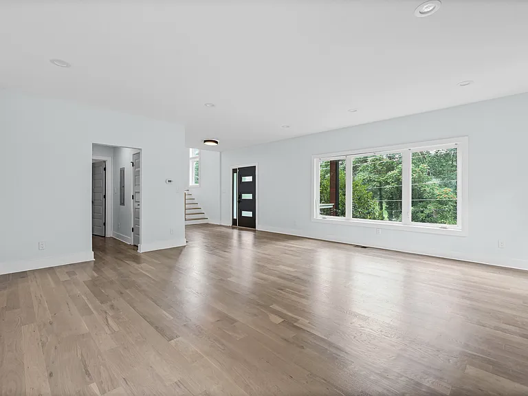 2045 Glenwood Ave SE — Photo 7