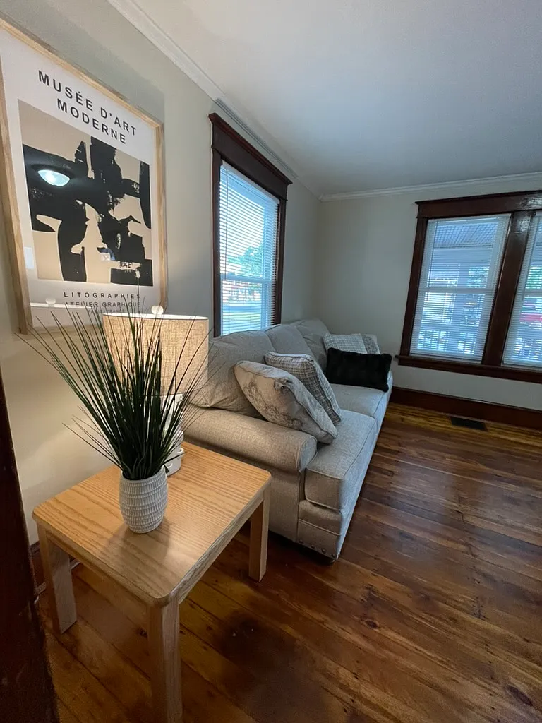 1204 Memorial Avenue - 3 — Photo 3