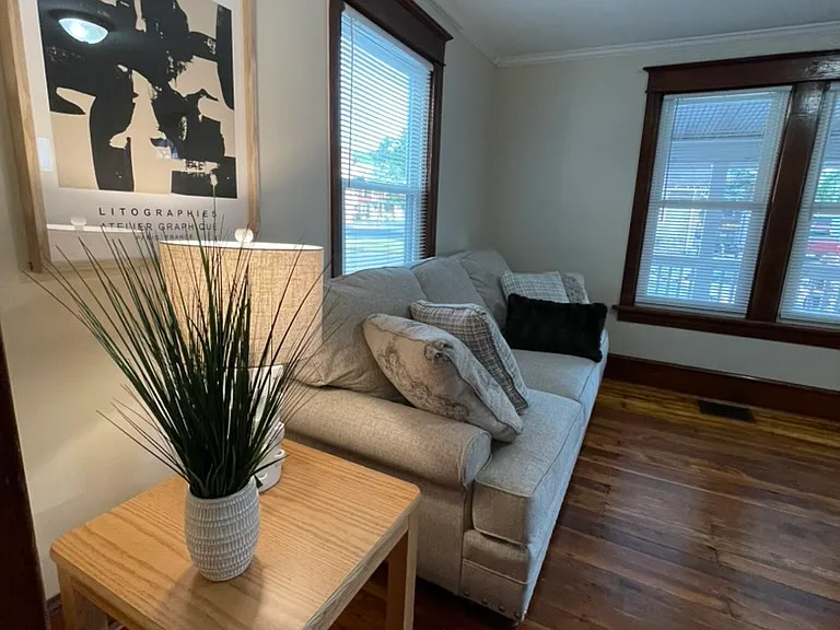 1204 Memorial Ave #3 — Photo 3