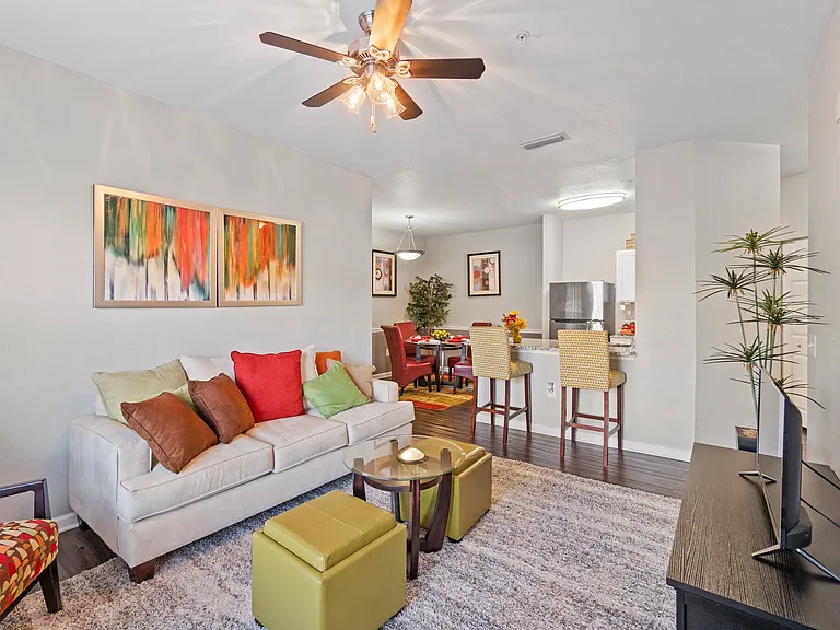 Edens Edge Apartments — Photo 32